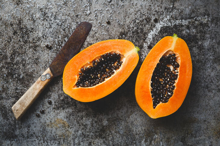 Papaję można jeść jako samodzielną przekąskę