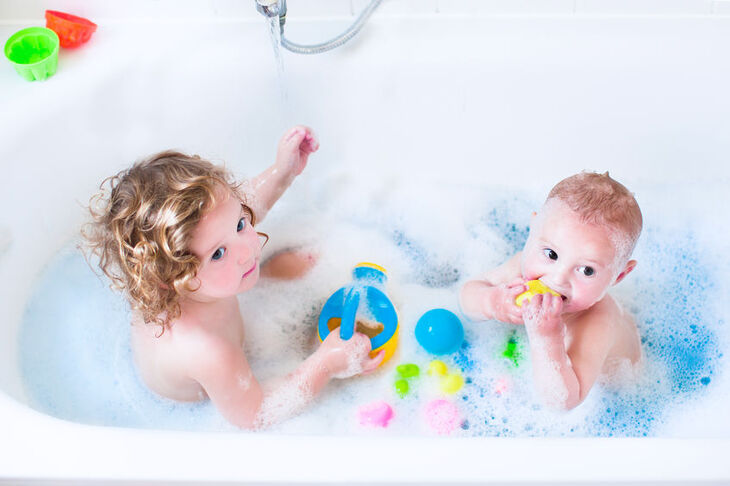 Dzieci w kąpieli