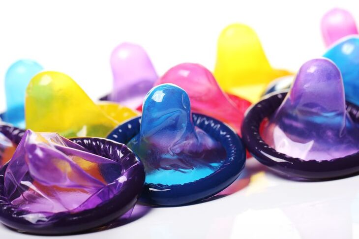 Prezerwatywy smakowe w różnych kolorach