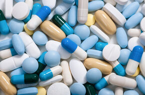 Kolorowe tabletki i kapsułki