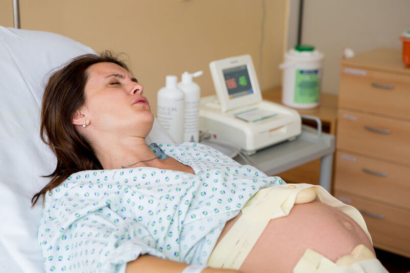 Kobiety odczuwa objawy zbliżającego się porodu