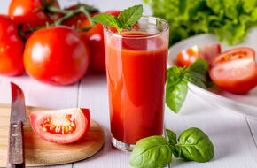 Szklanka soku pomidorowego 