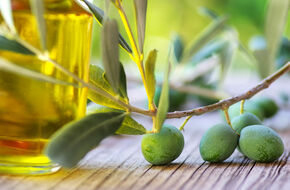 Oliwa z oliwek w szklance