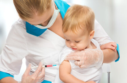 Szczepienie dziecka szczepionką 5w1