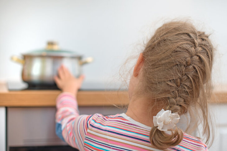 Oparzenia u dzieci najczęściej są spowodowane wypadkami w kuchni