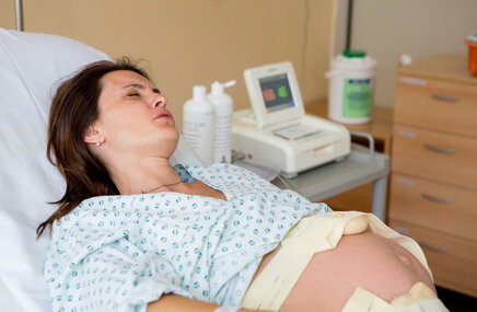 Wywoływanie porodu w szpitalu