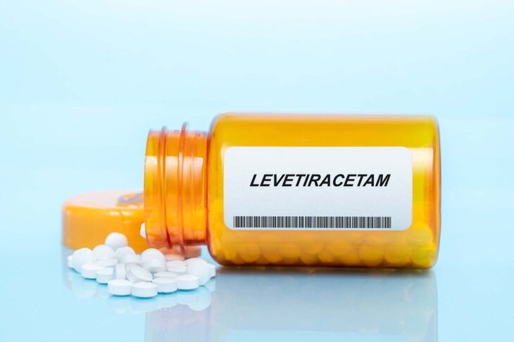 Tabletki leku zawierającego levetiracetam