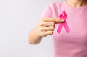 Różowa wstążka jako symbol raka Pageta