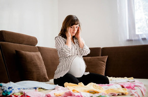 Kobieta w ciąży odczuwająca strach przed porodem