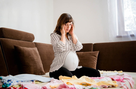 Kobieta w ciąży odczuwająca strach przed porodem