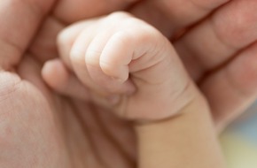 Napięcie mięśniowe dłoni u dziecka
