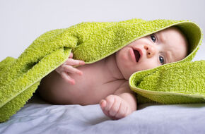 Dziecko owinięte w ręcznik