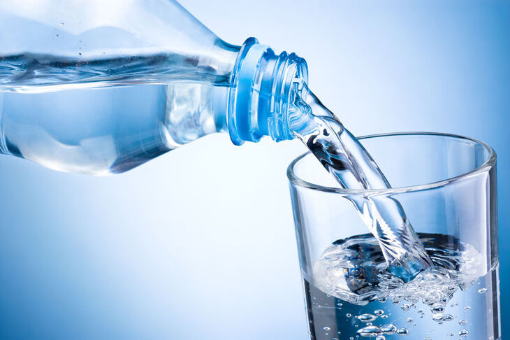 Woda stosowana w diecie przed badaniem kolonoskopijnym