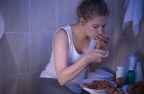 Kobieta cierpiąca na bulimię